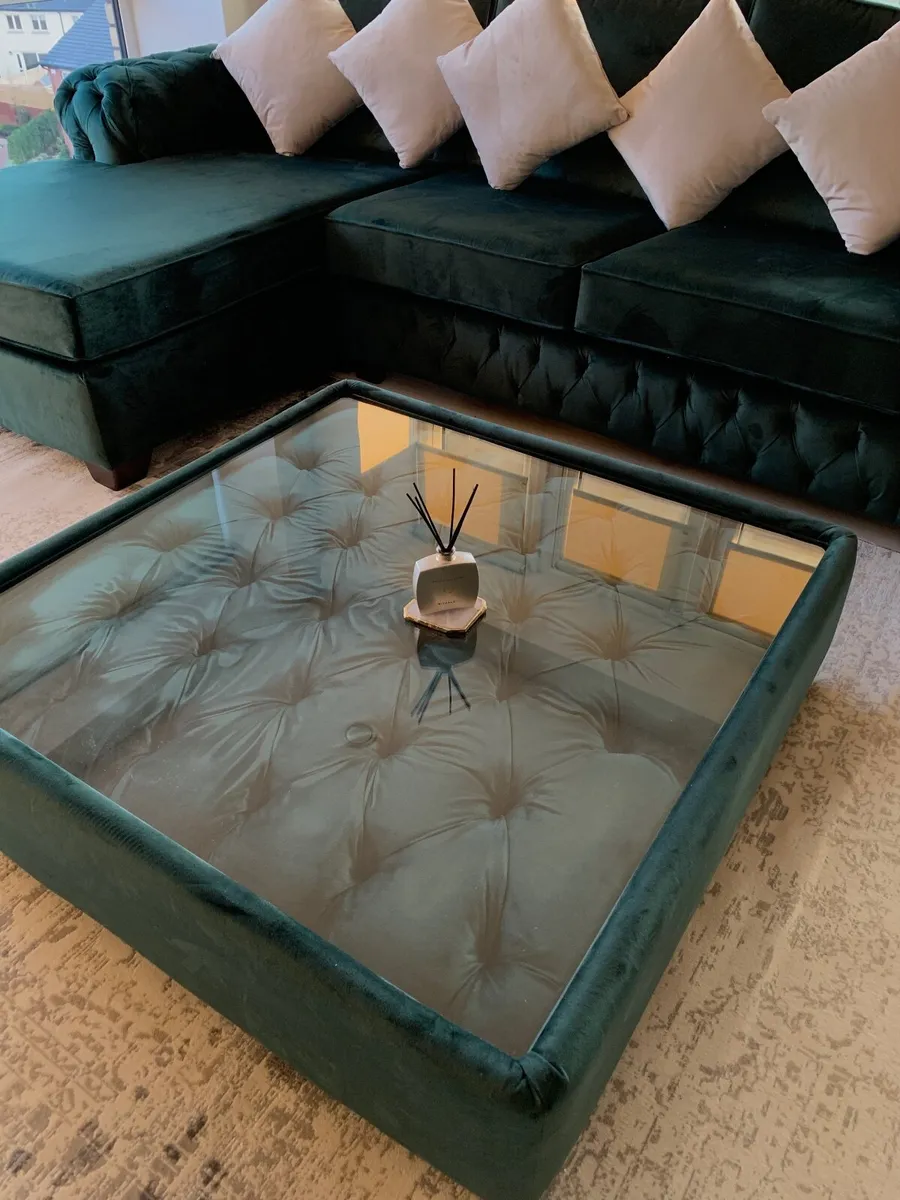 Couch - Image 2