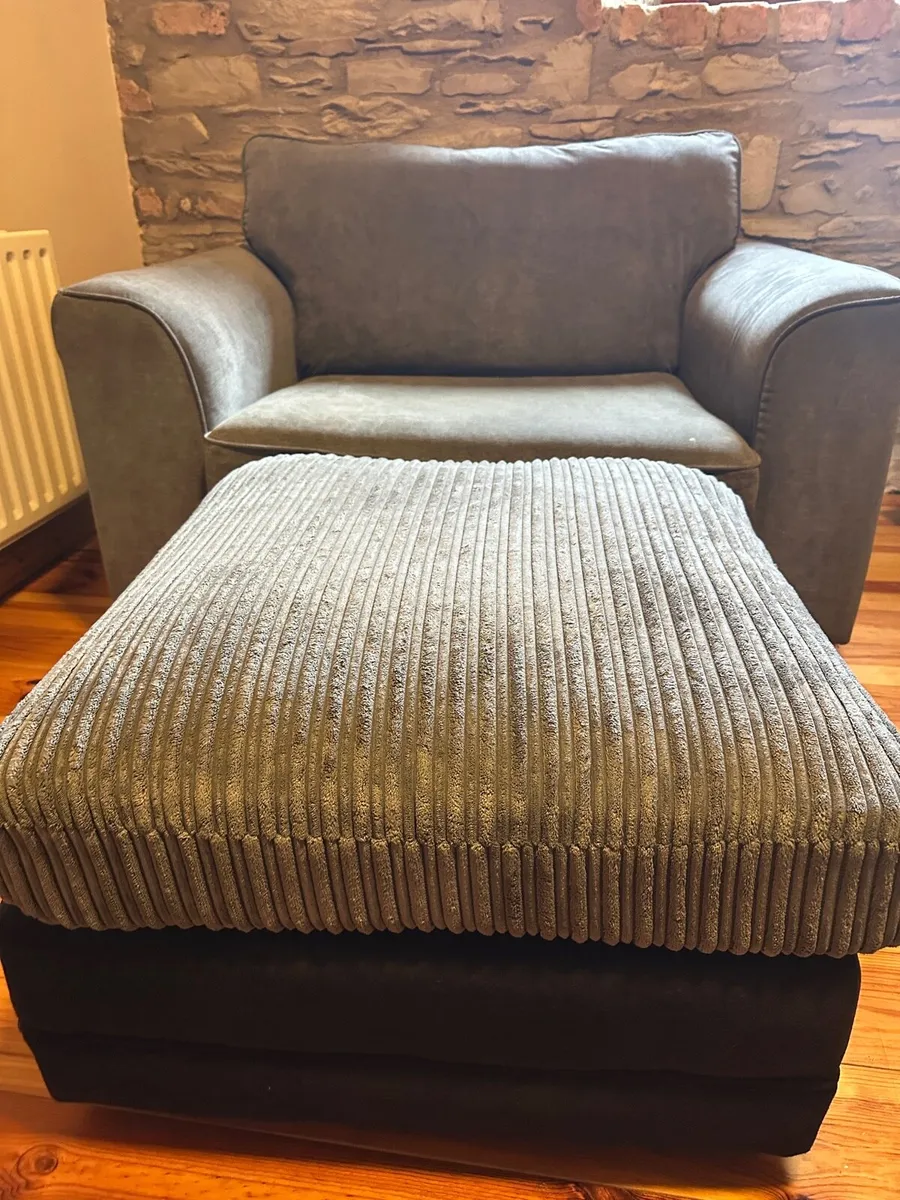 Large one seater & foot rest - Image 3