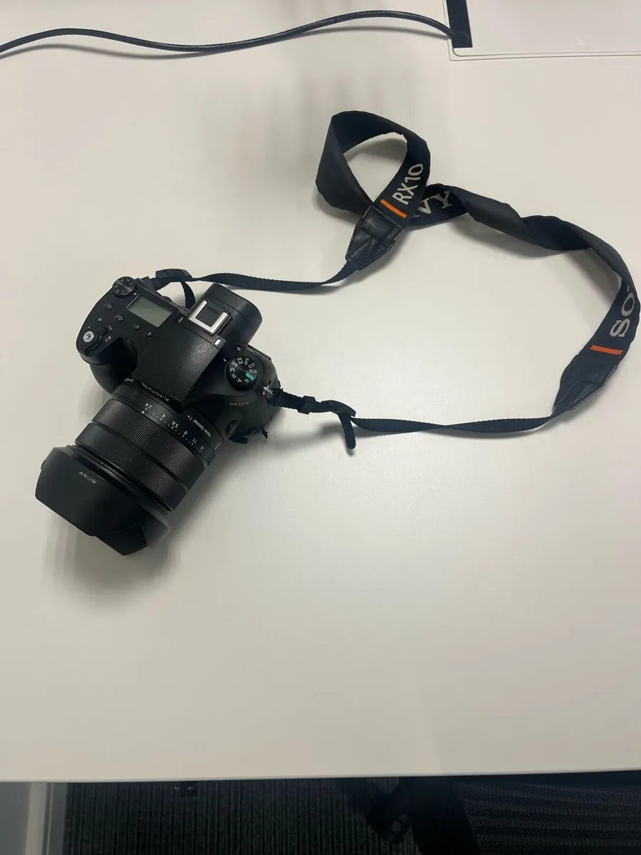 Sony RX10 IV Bridge Camera - Image 2