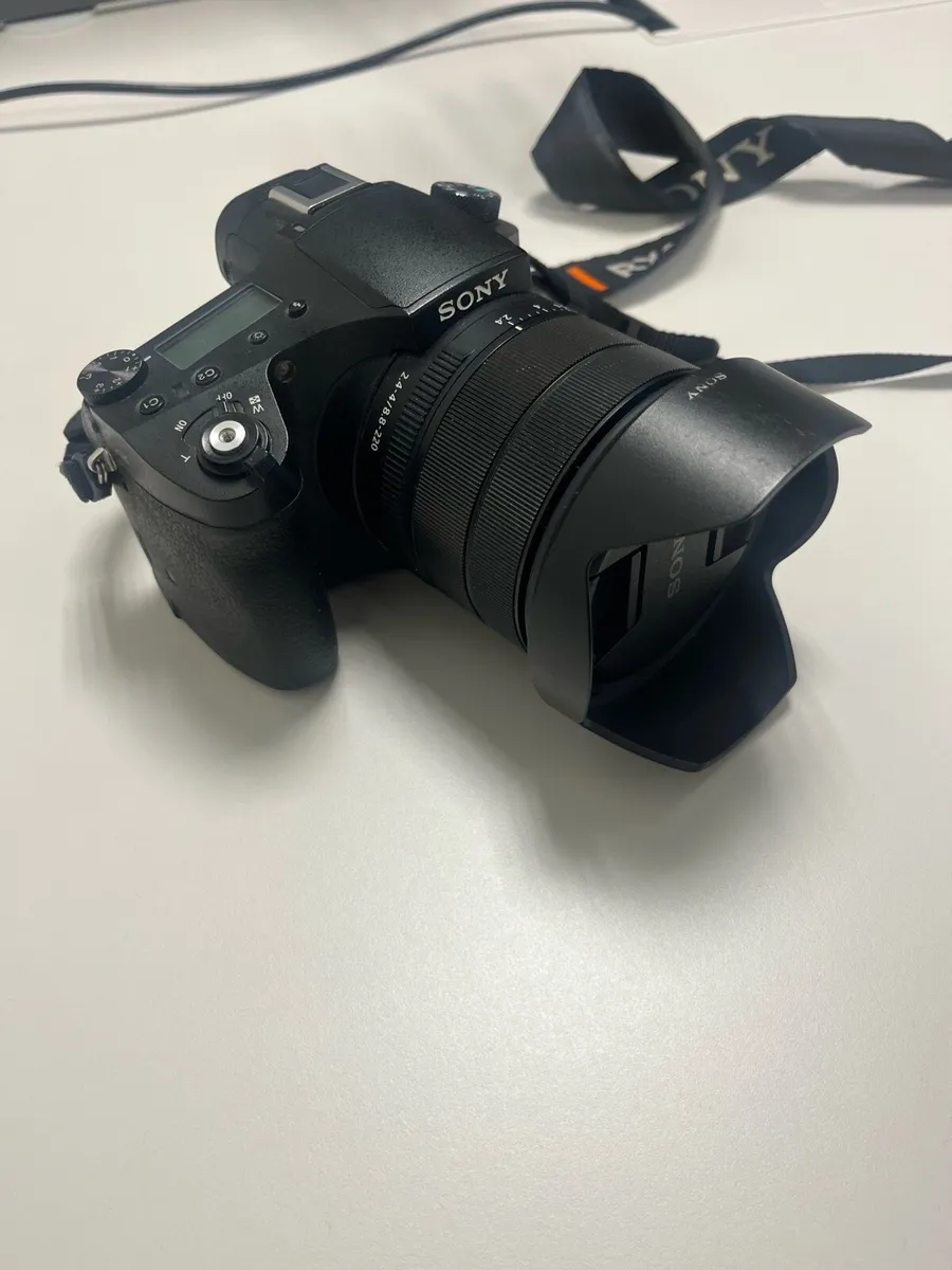 Sony RX10 IV Bridge Camera - Image 4