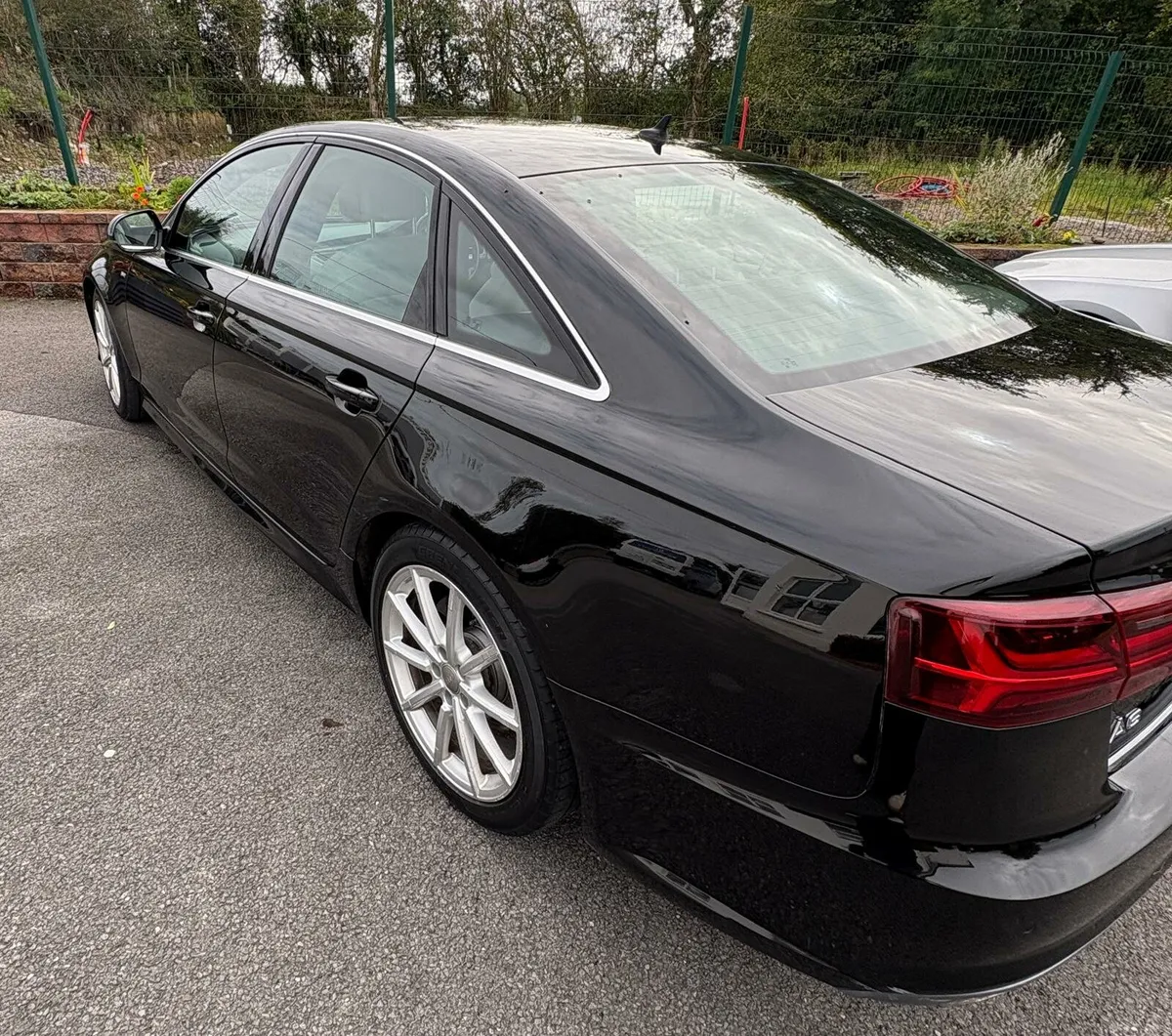 CAR - Image 4