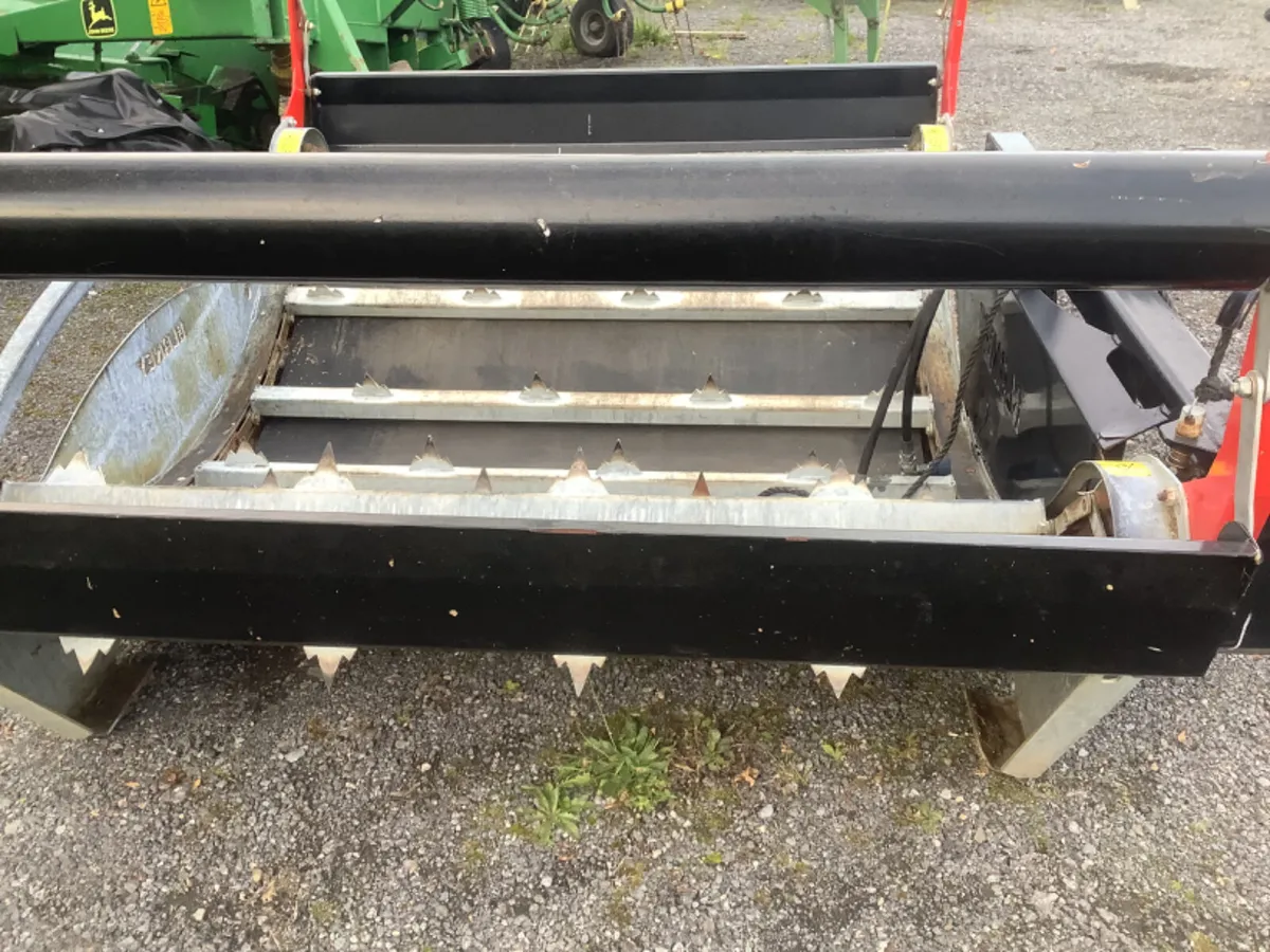Used Blaney round bale feeder - Image 2