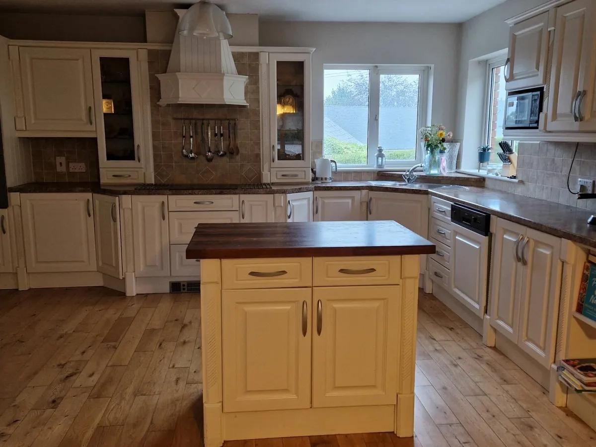 Kitchen - Image 2