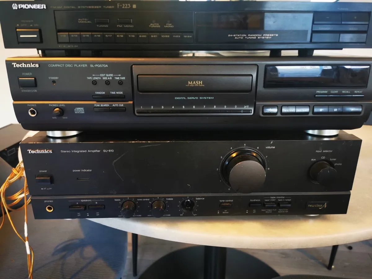 Technics ; Marantz ; Sony ( Amps + CD players ) - Image 1
