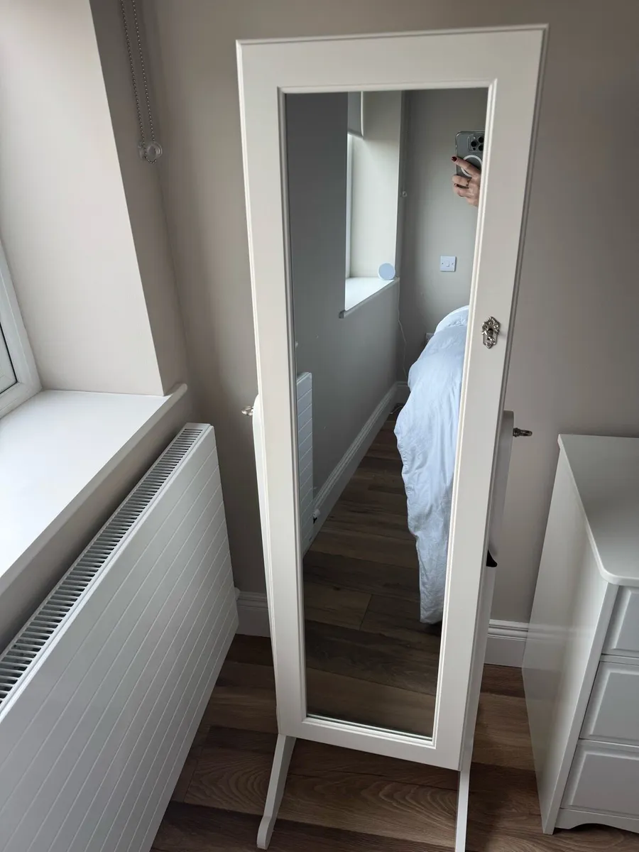 Mirror - Image 1