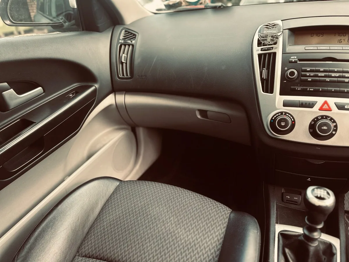 KIA CEED 2008 - Image 2