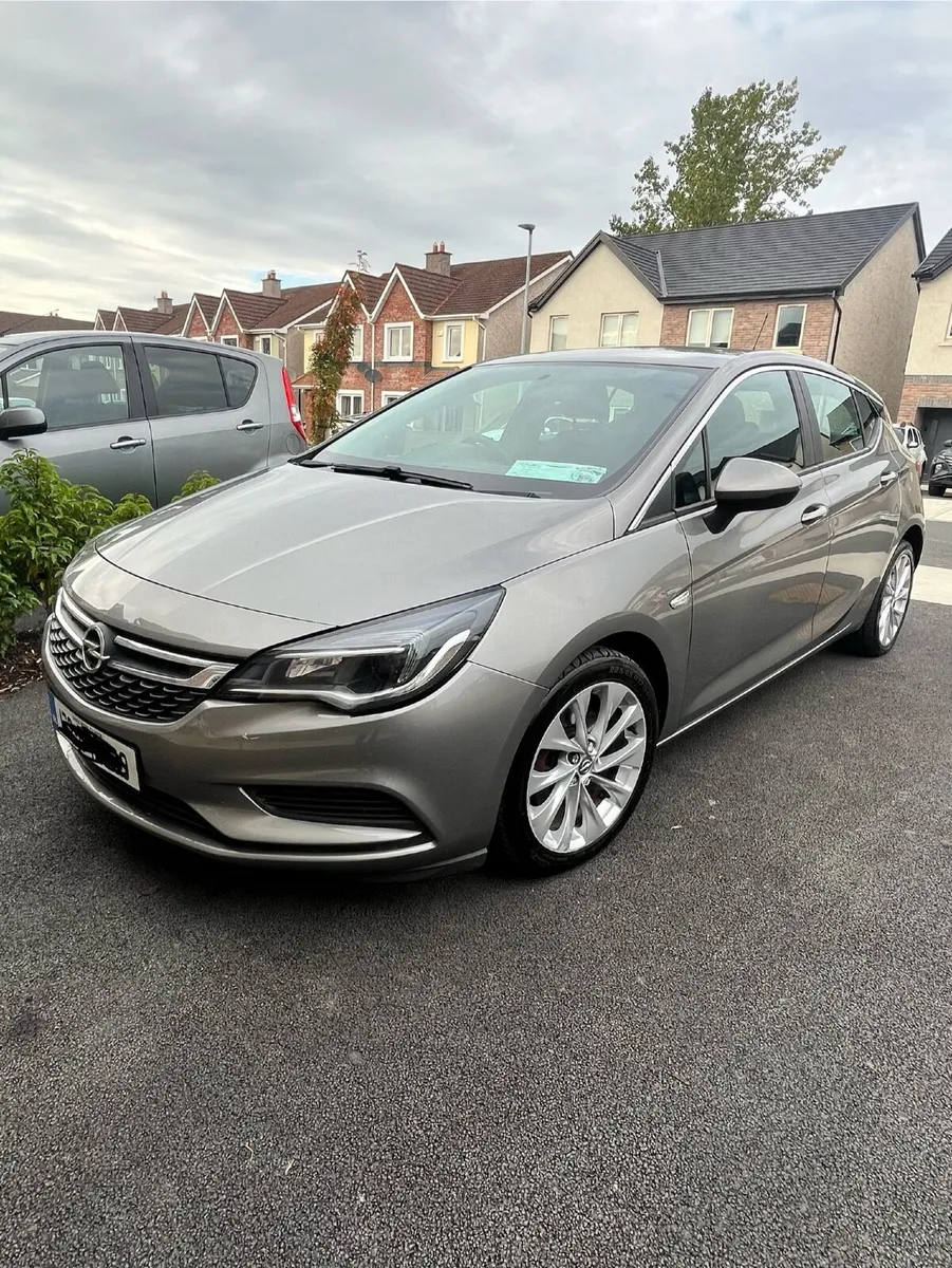 Opel Astra 2017 - Image 1
