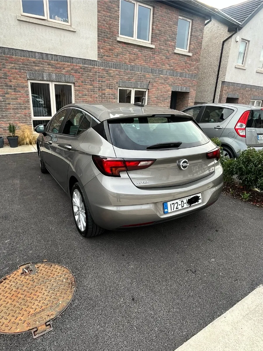 Opel Astra 2017 - Image 2