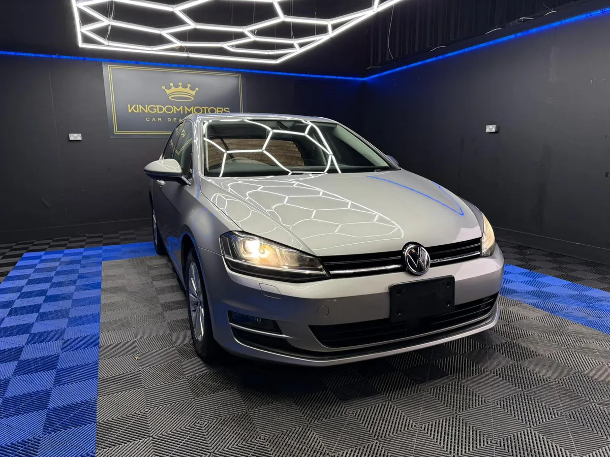 Vw Golf 2015 1.2 Automatic,LOW KM,LIKE NEW - Image 4