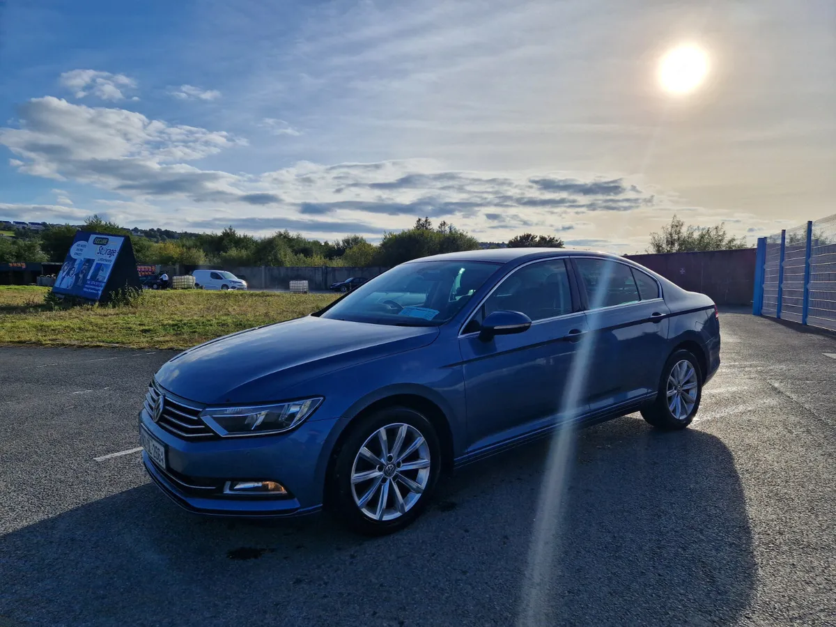 Volkswagen Passat 2016 - Image 2