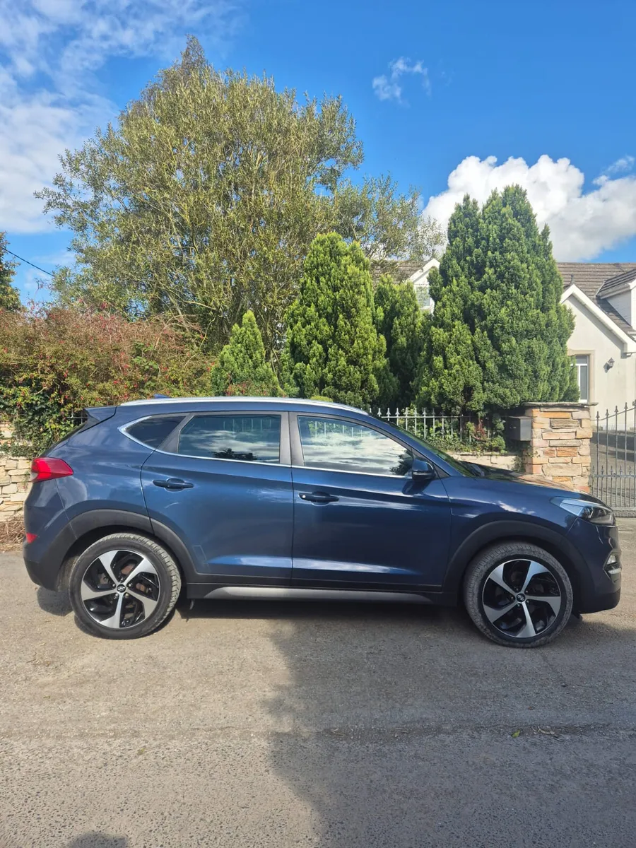 2017 Hyundai Tucson 2.0 crdi executive - Image 3