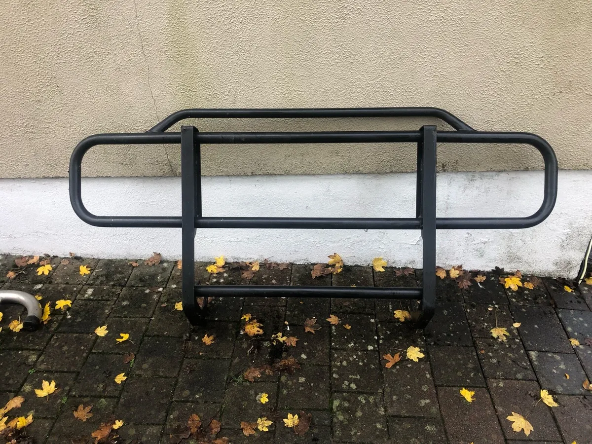 Bullbar and side steps - Image 4