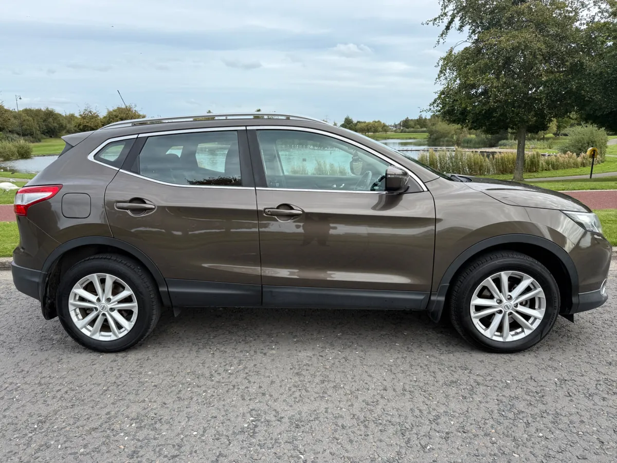 LOW MILEAGE HIGH SPEC PAN ROOF - Image 4