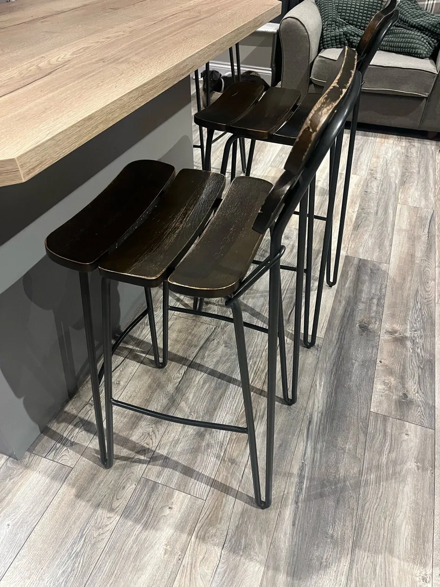 Rustic island chairs - Image 2