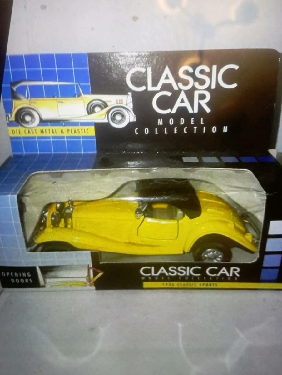2930 CLASSIC CONVERTIBLE DIE-CAST MODLES CAR - Image 4