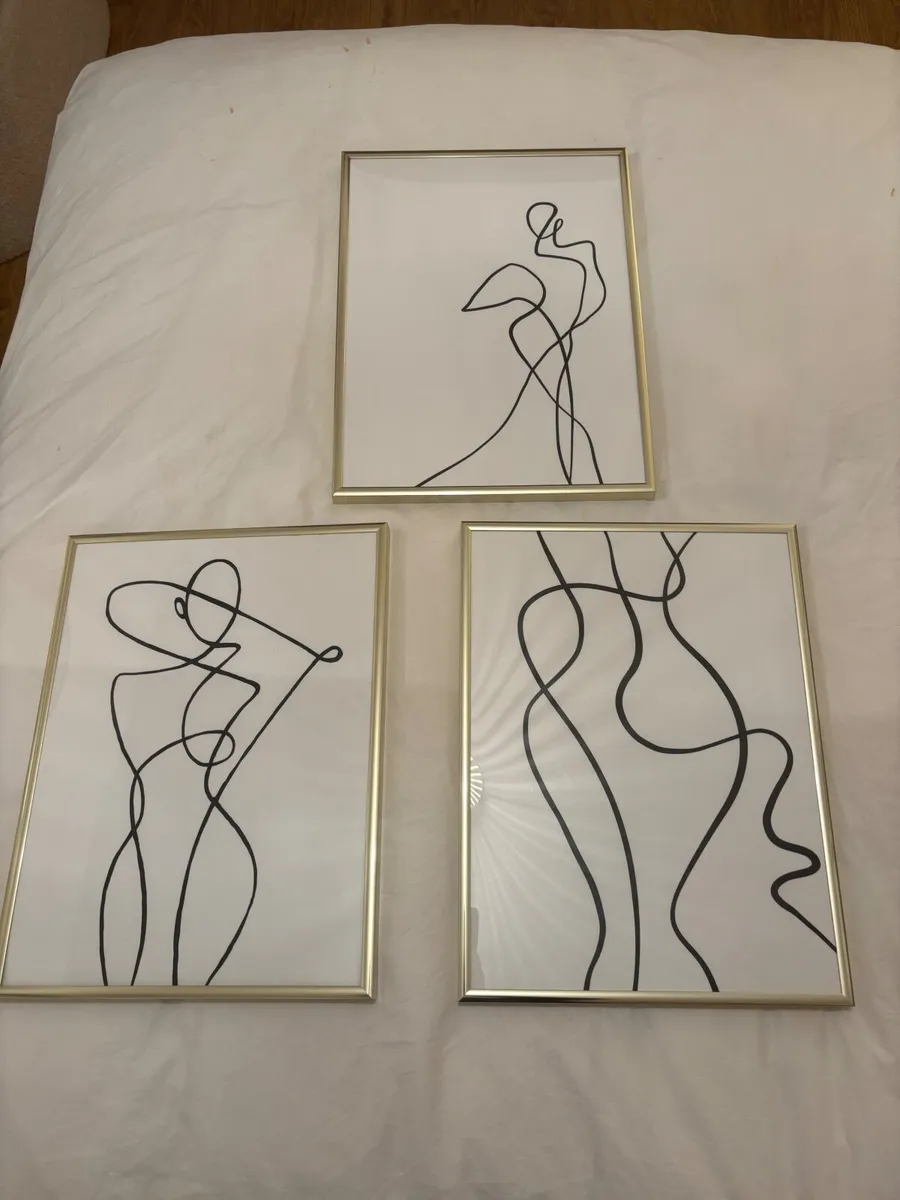 Gold DESENIO Picture Frames - Image 1