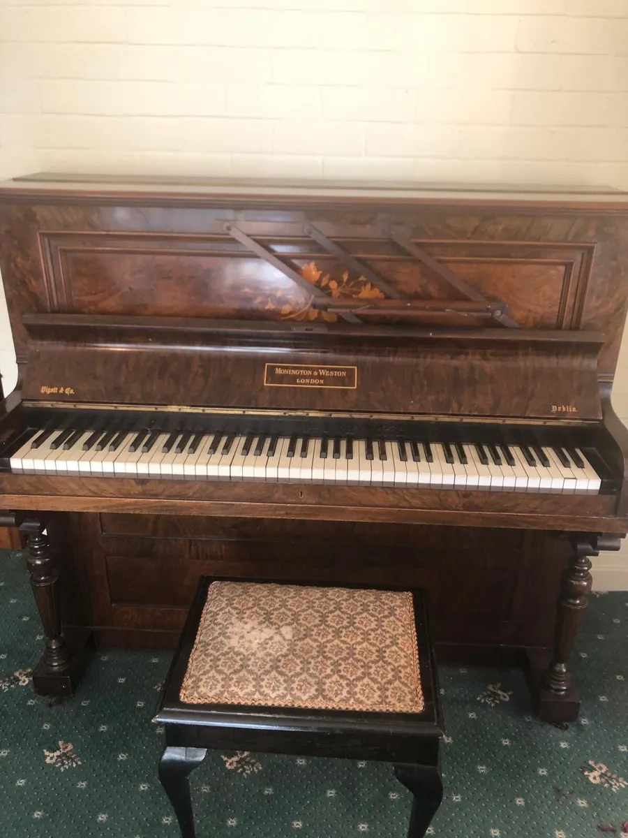 Upright piano - Image 1