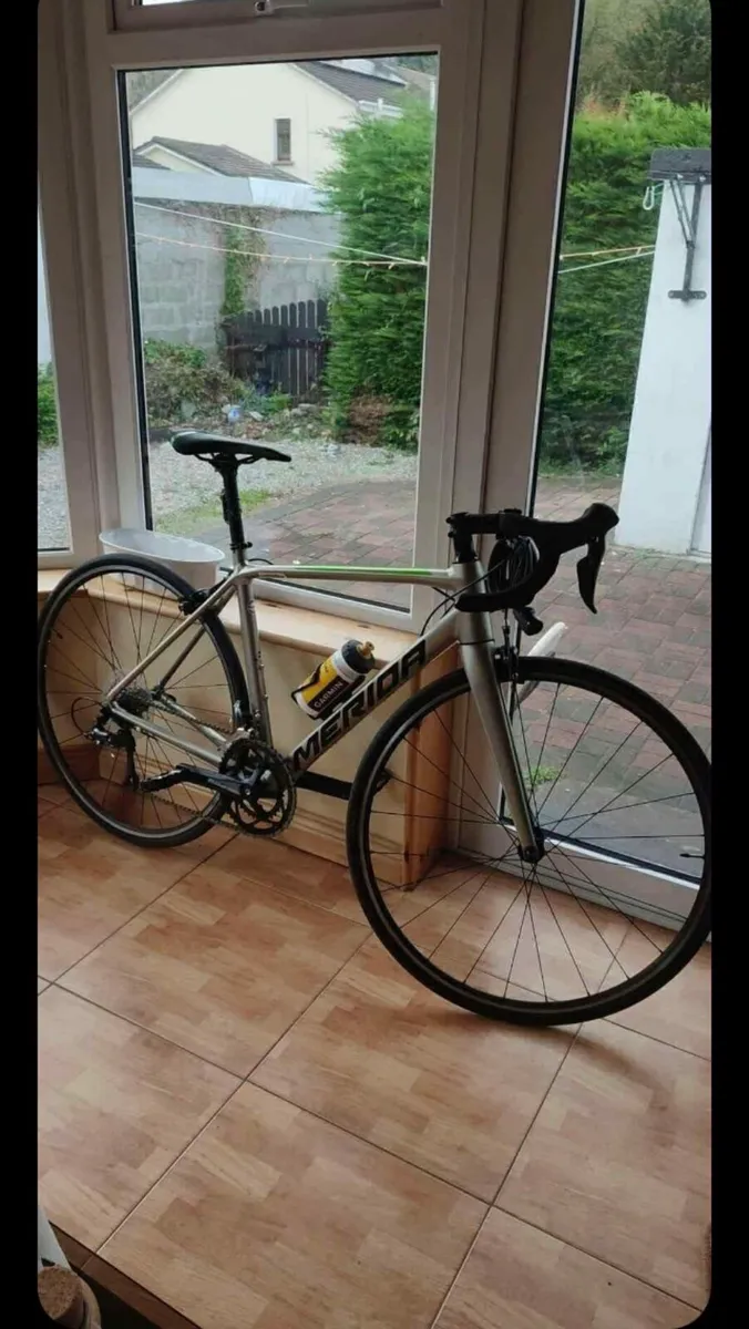 Merida scultura carbon fibre bike - Image 1