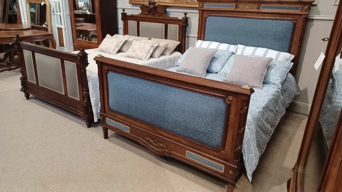 Two unique antique Louis XV beds - Image 3