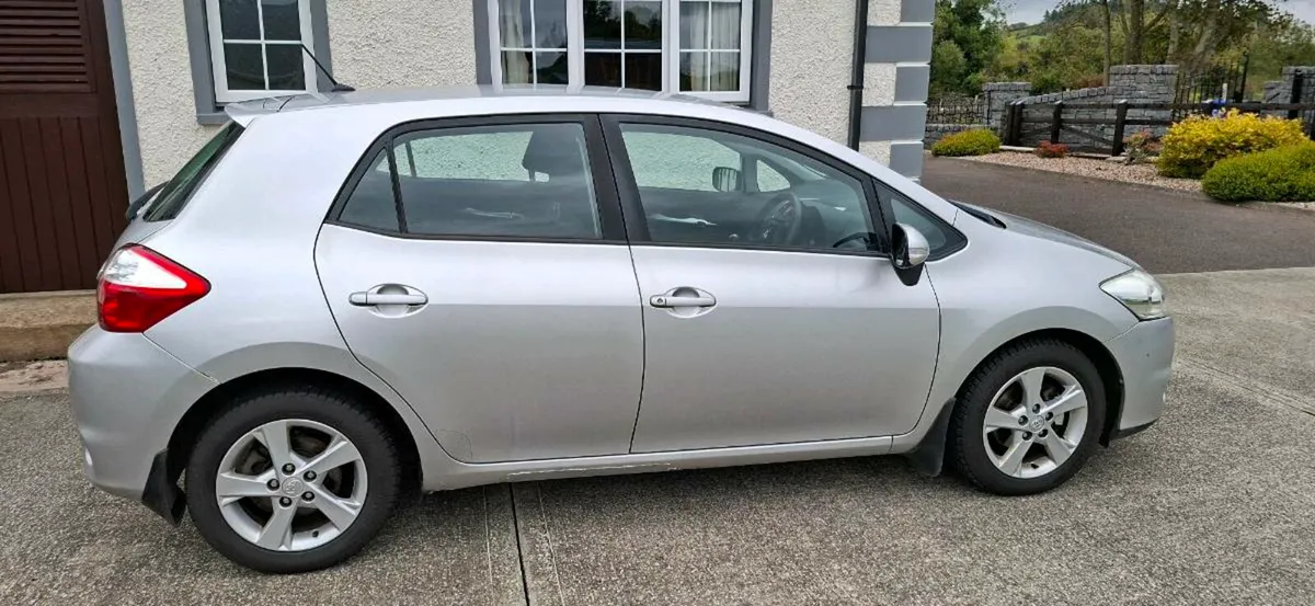 Toyota auris - Image 4