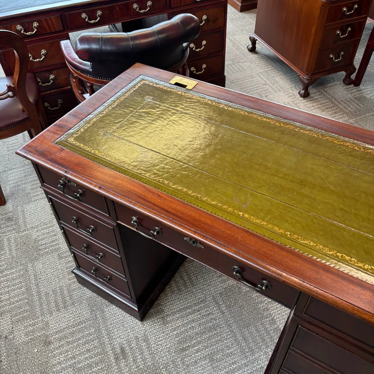 Mahogany green leather top twin pedestal computer - Image 3