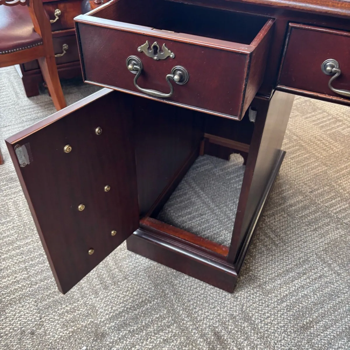 Mahogany green leather top twin pedestal computer - Image 4