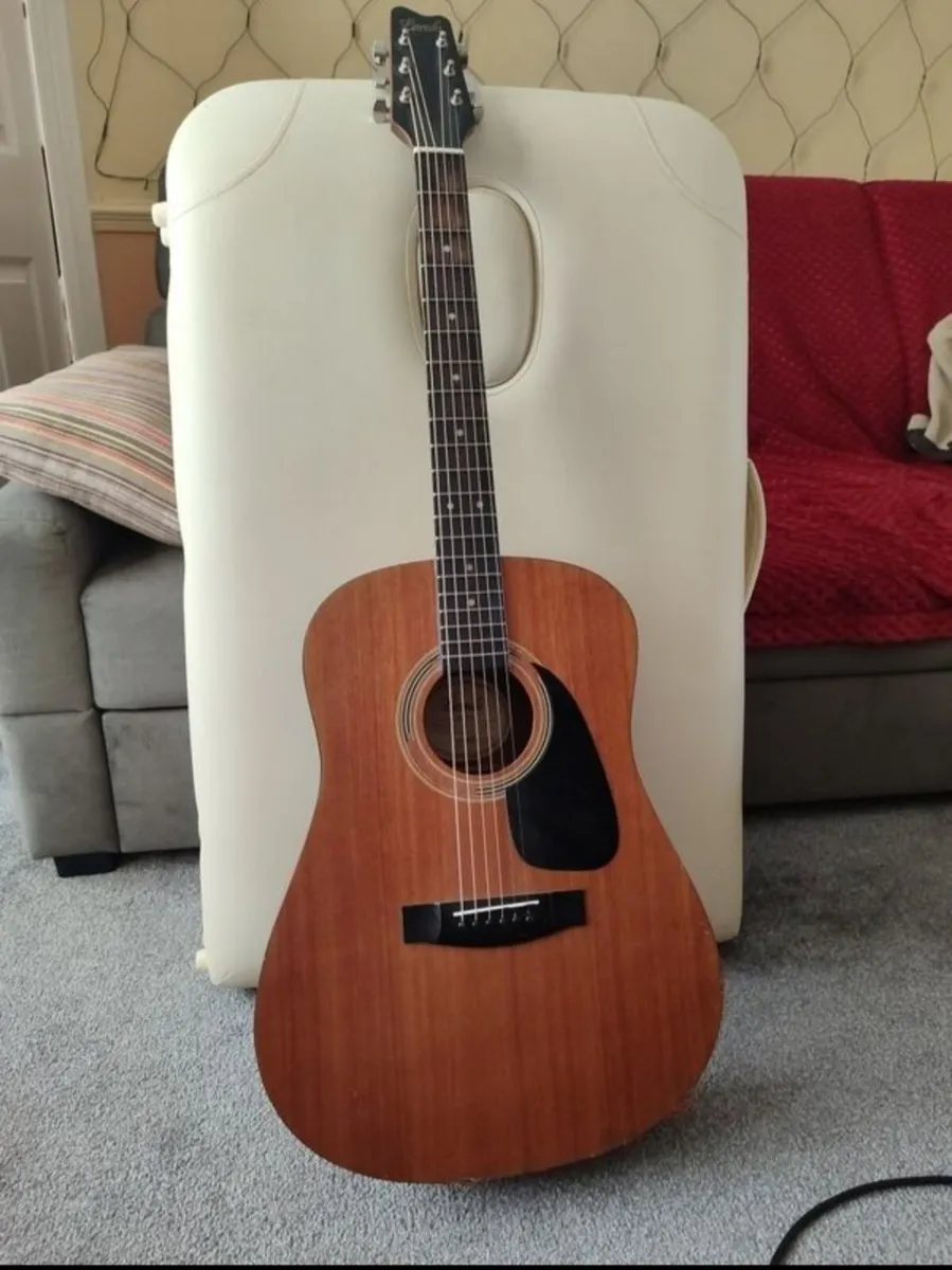 Acoustic guitar - Image 1