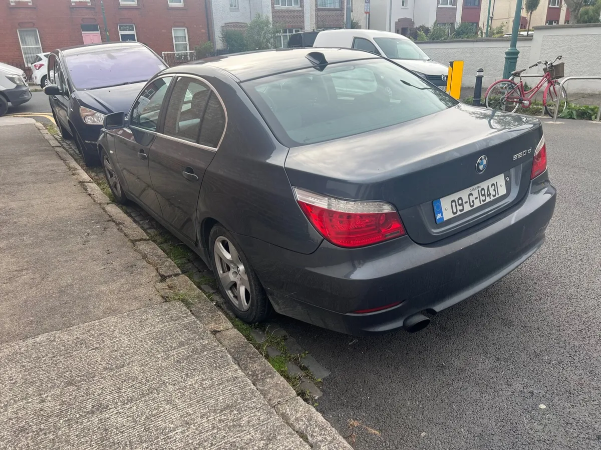 BMW 5-Series 2009 - Image 3