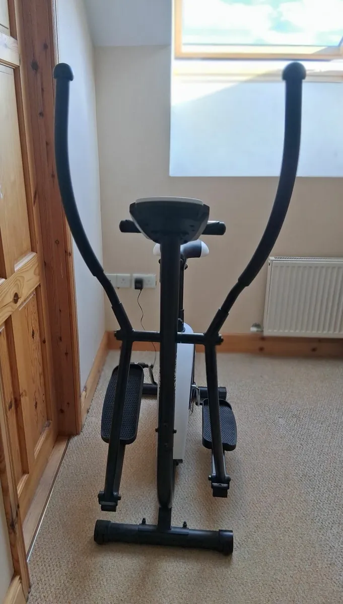 Cross Trainer - Image 3
