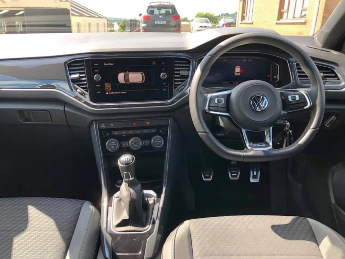 2019 Volkswagen T-Roc 1.6 TDI R-Line 115 BHP - Image 2