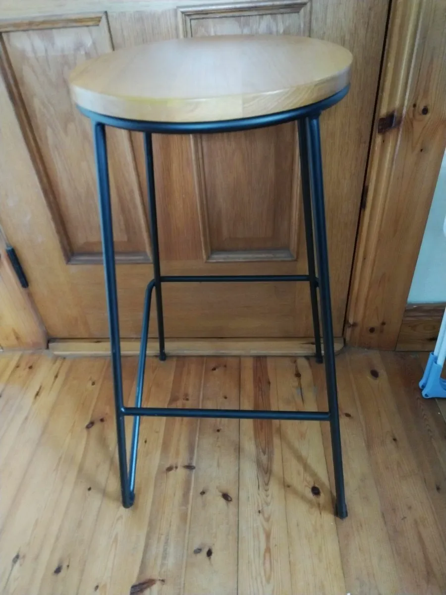 Black Bar Stool (GoodHome Maloux) - Image 2