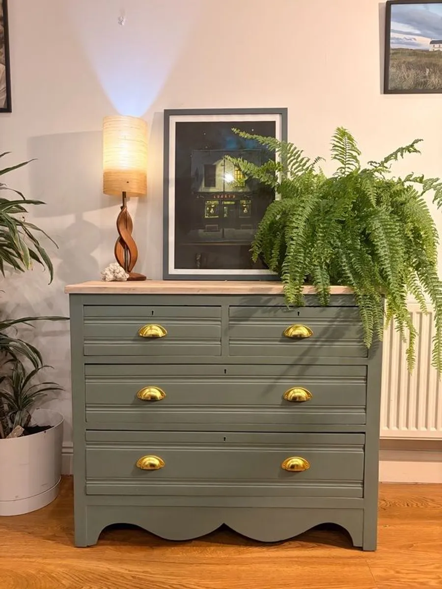 chest of drawers - Image 1