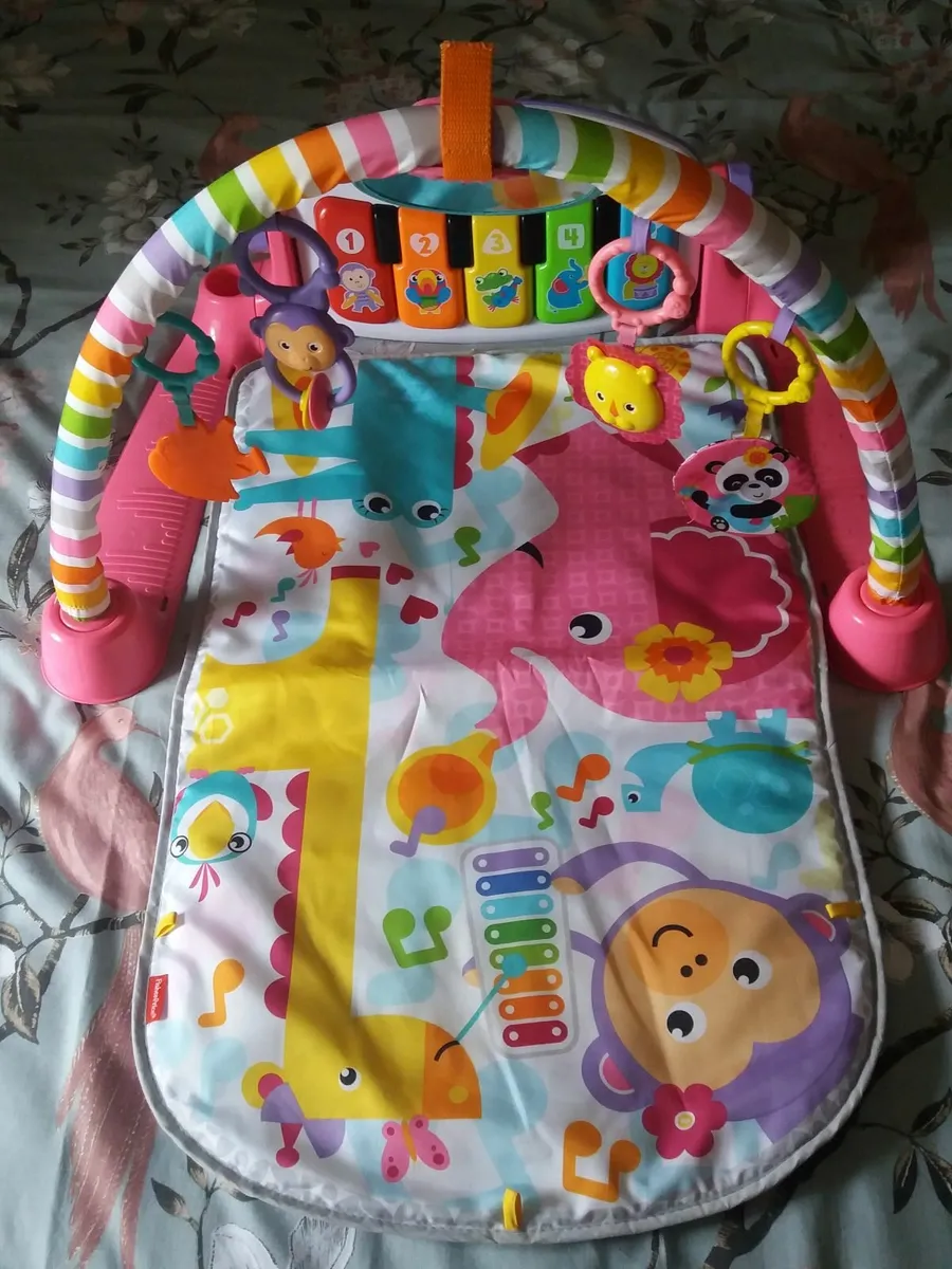 Fisher-Price Deluxe Kick & Play Piano Play Mat