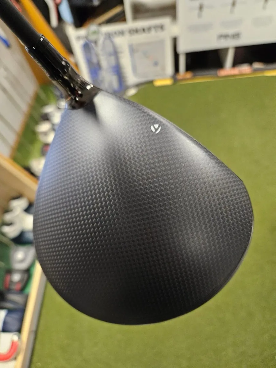 Like New Taylormade Qi35 - Image 3
