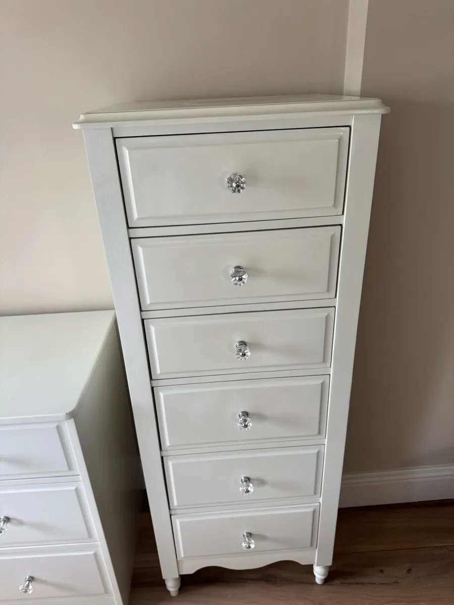 Tallboy chest of drawers - Image 1