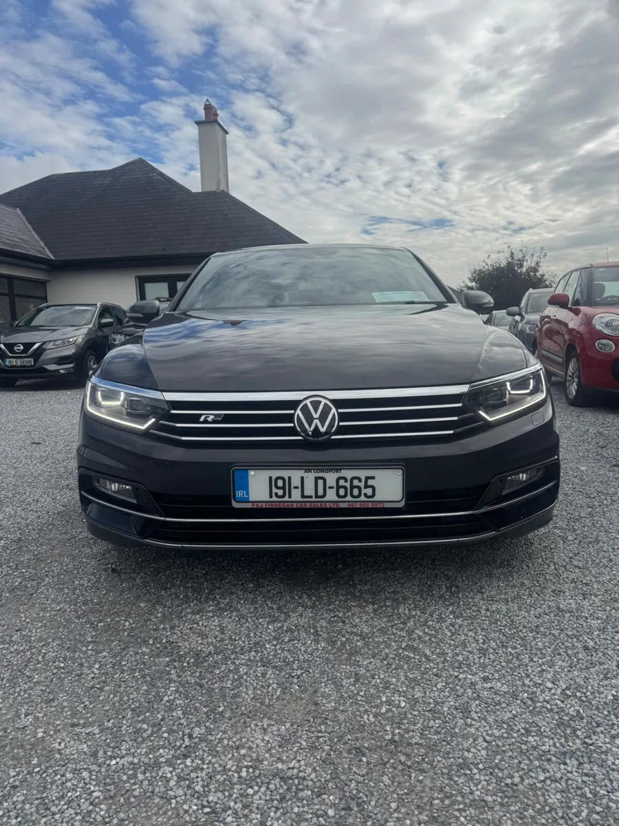 Volkswagen Passat 2019 R line diesel - Image 4