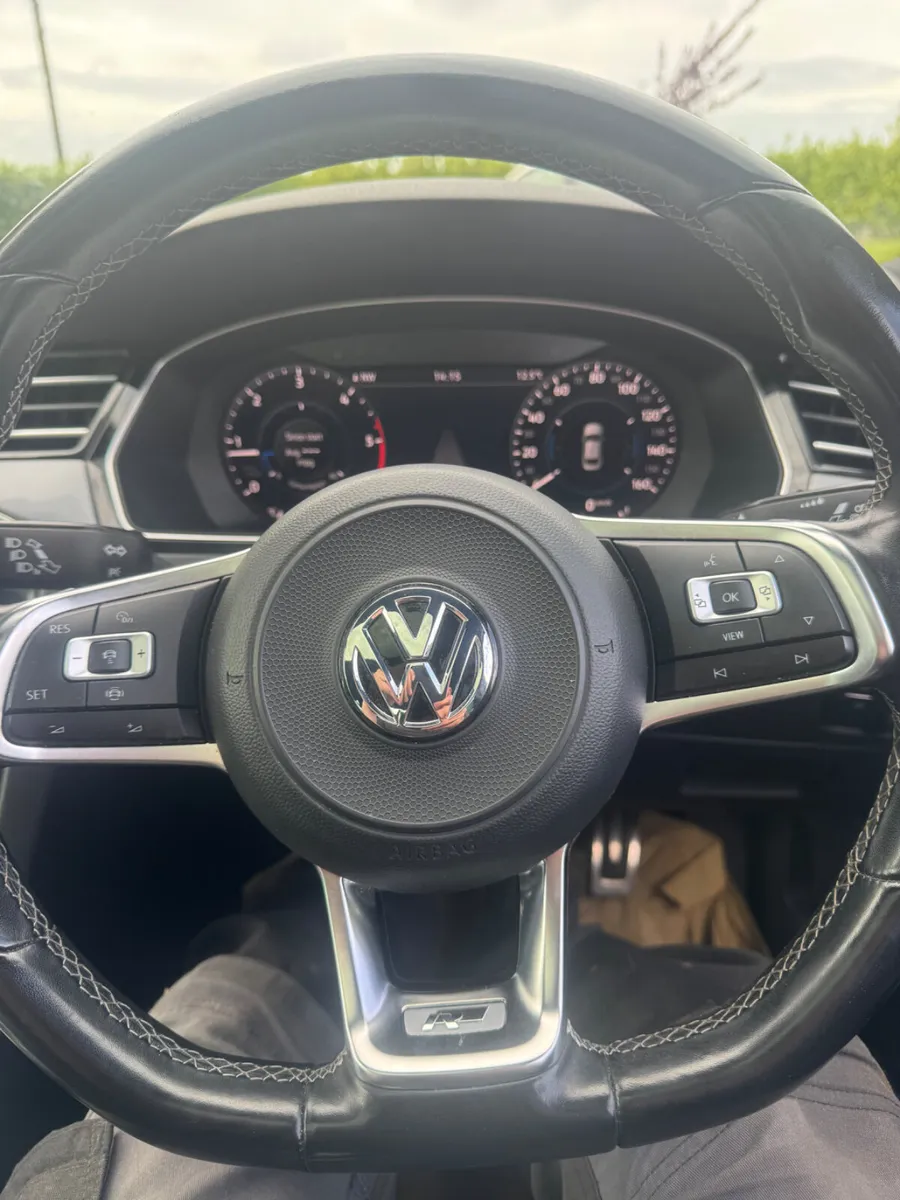 Volkswagen Passat 2019 R line diesel - Image 2