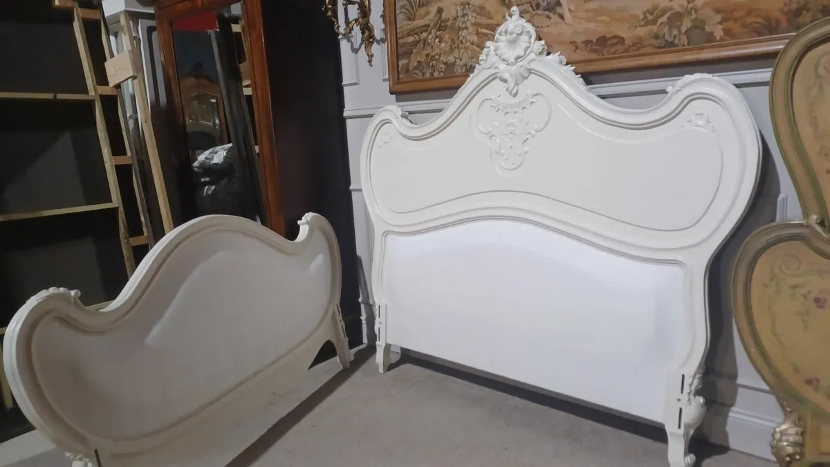 Two antique beds Louis XV - Image 2