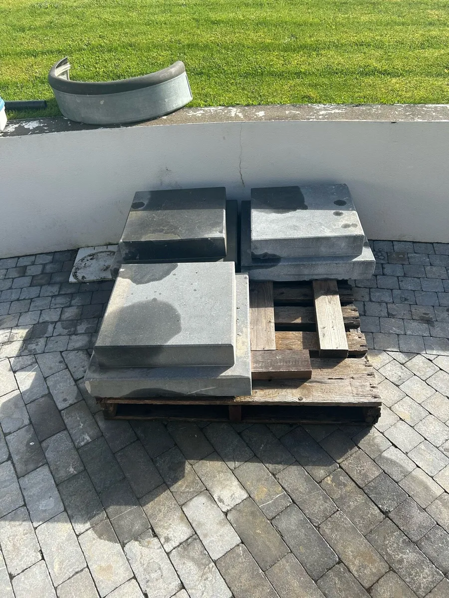 Limestone Pier Caps - Image 1