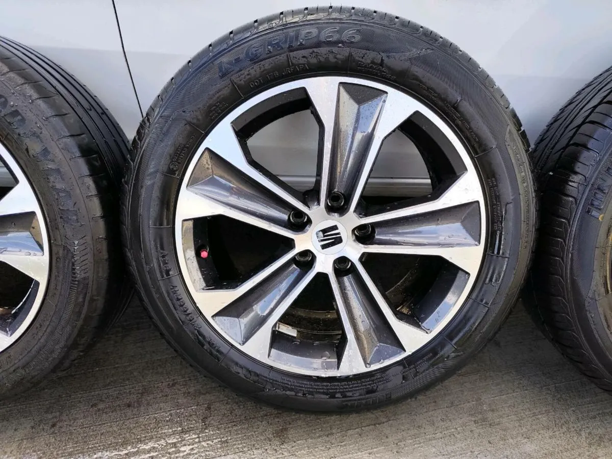 17" Seat alloy wheels like new with good tyres - Image 4