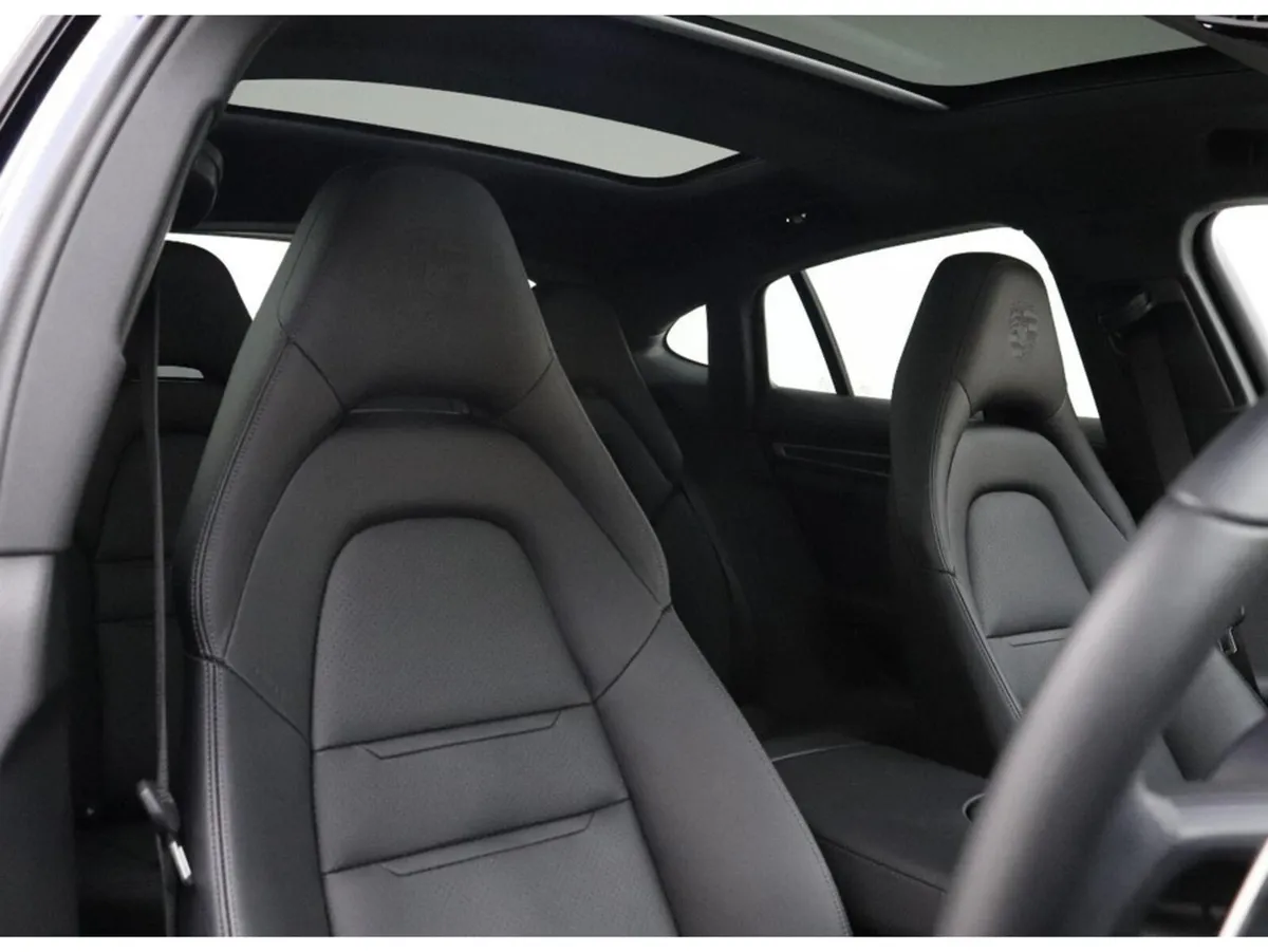 Porsche Panamera 4 EHYB PLATINUM EDITION PDK - Image 4