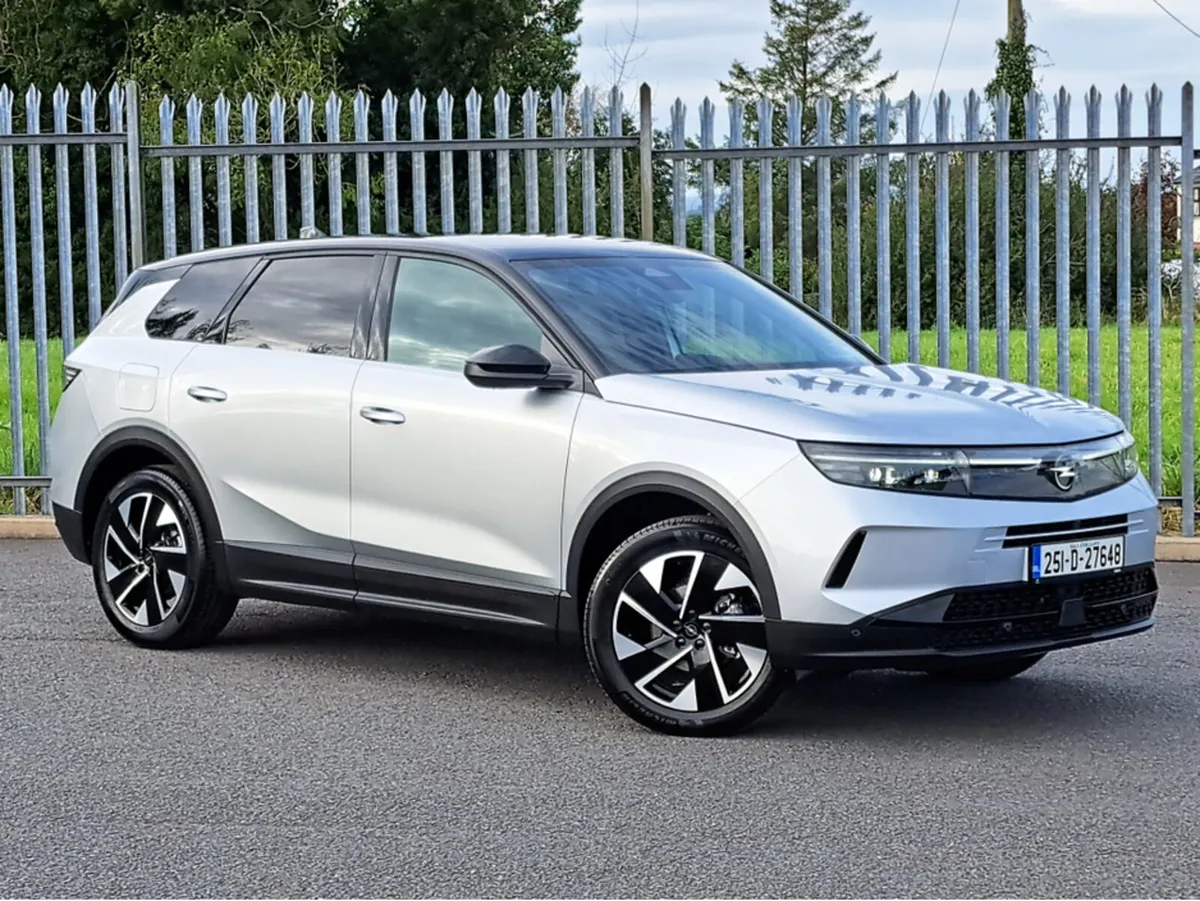 Opel Grandland GS 136BHP MILD HYBRID **TOP SPEC** - Image 3