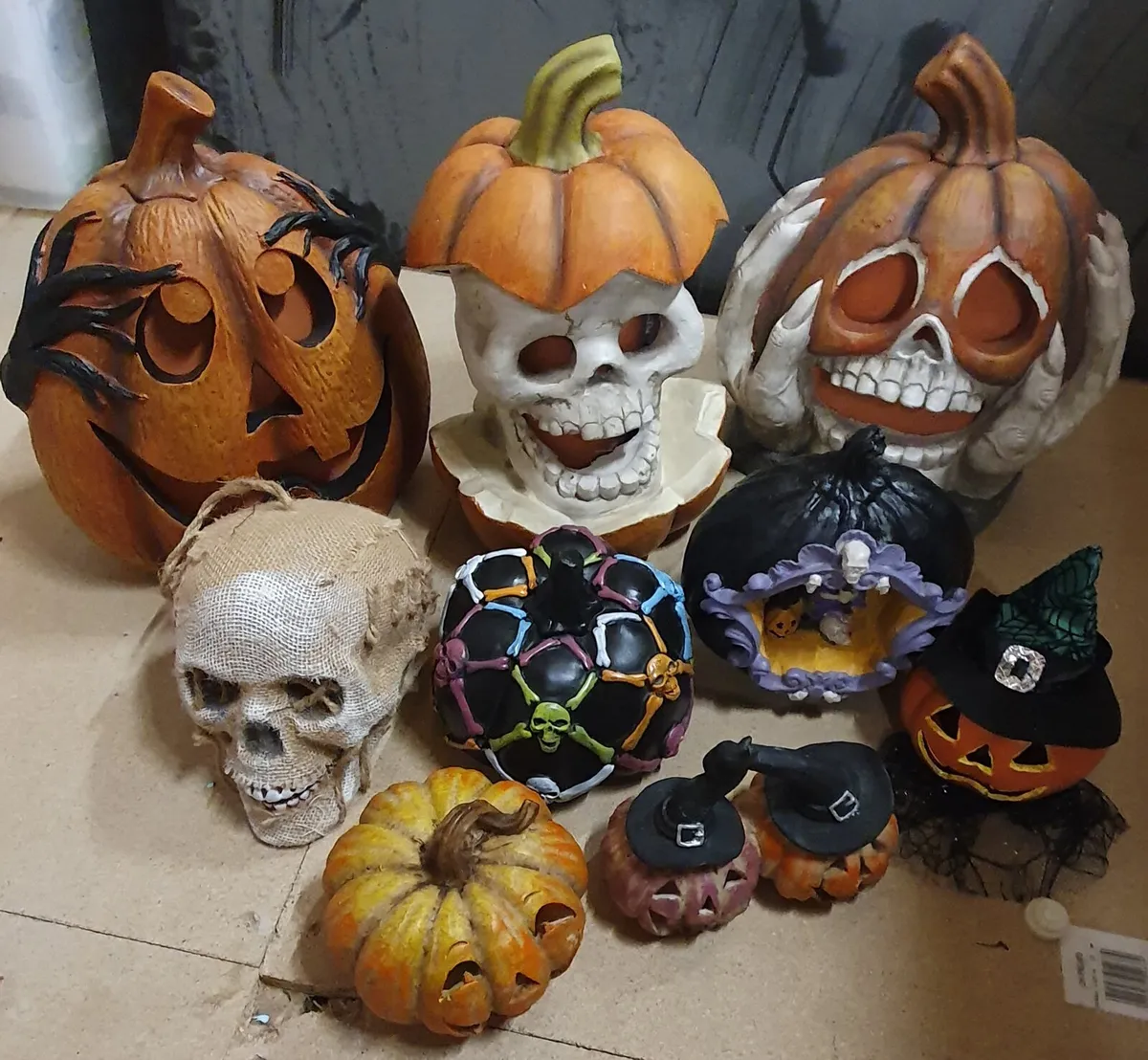 Halloween decorations - Image 1