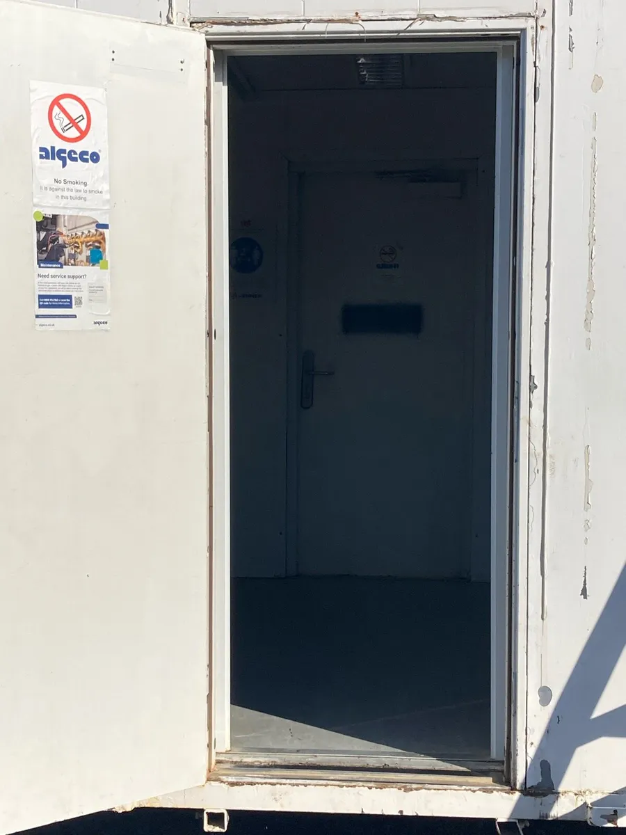 32/10 Office/ drying room - Image 3