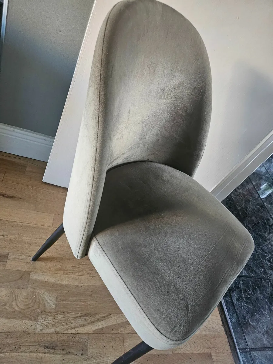 Dining chairs x 4 - Image 1