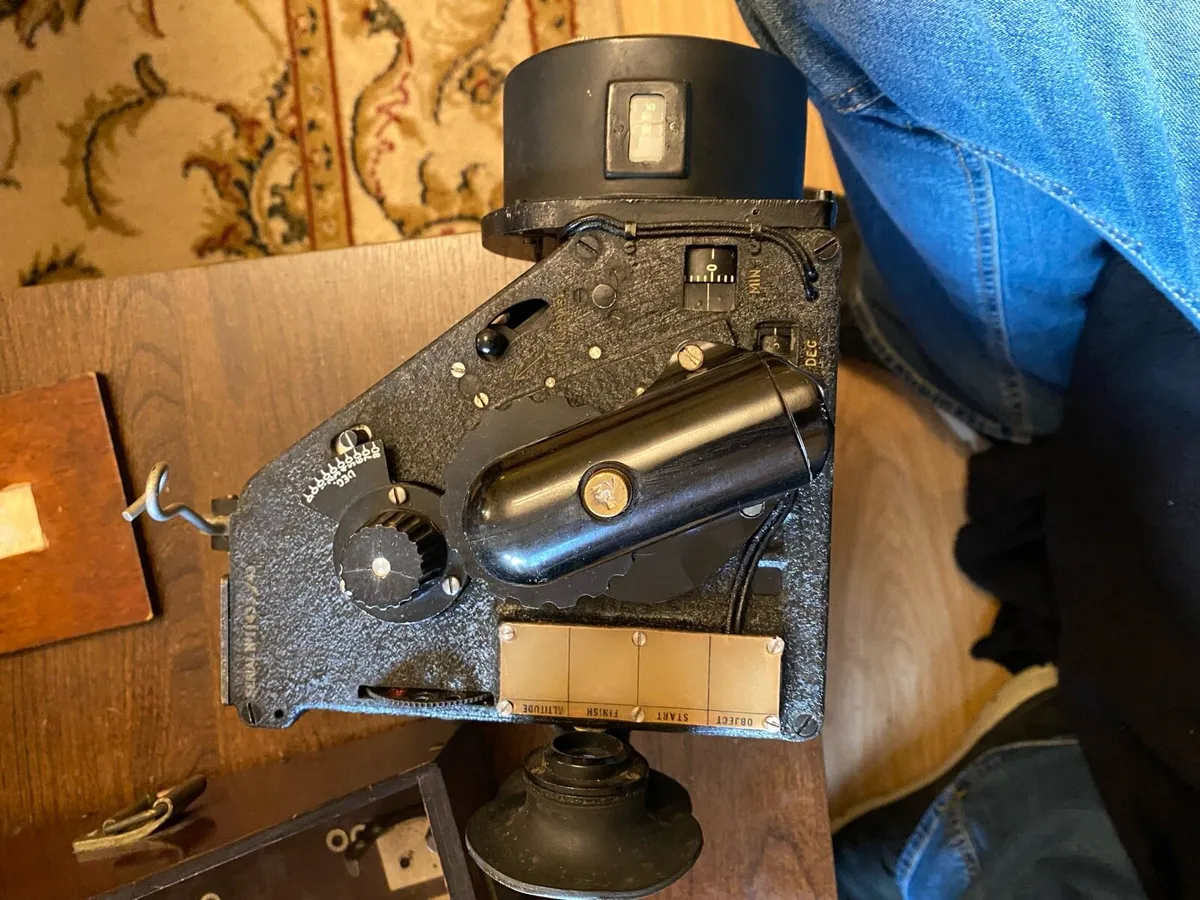 Antique RAF bubble sextant - Image 4