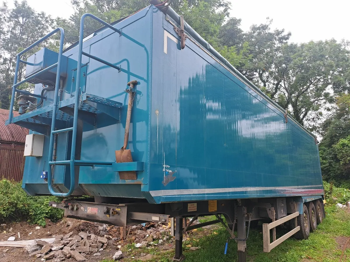 Tipping trailer - Image 1