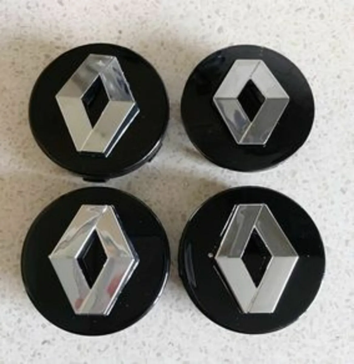 4 x Renault Centre Caps - FREE POST - Image 1
