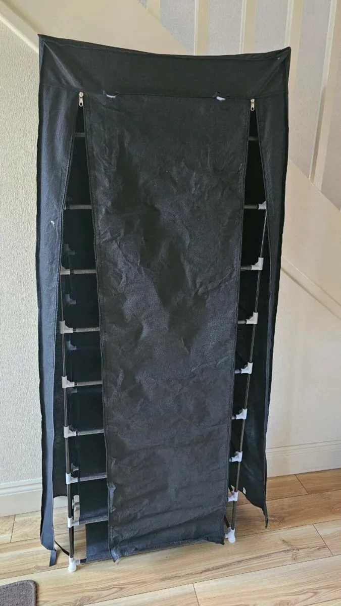 Clothes storage - Image 1