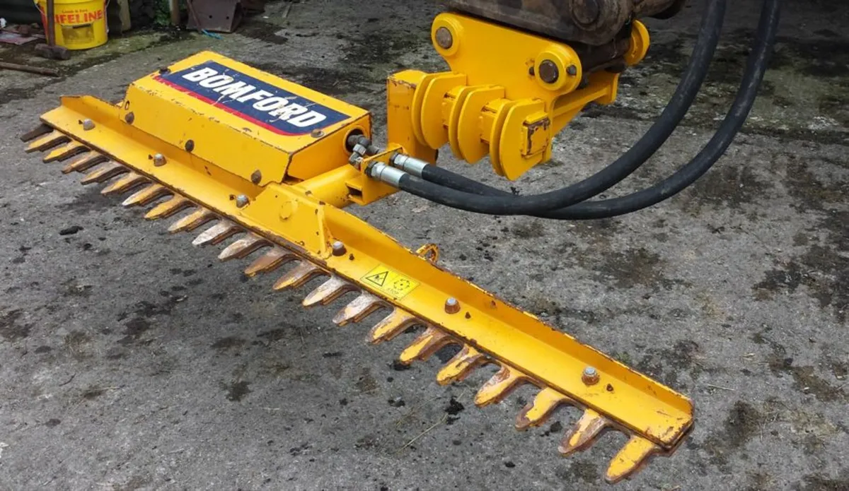 Bomford sheartrim fingerbar hedgecutter - Image 1